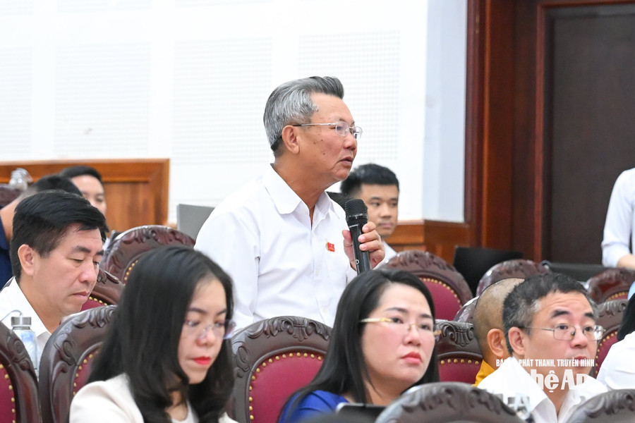 Đại biểu HĐND tỉnh đề nghị nâng mức hỗ trợ kinh phí hoạt động của HĐND cấp xã