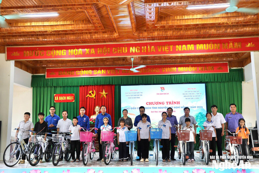 Tuổi trẻ Các cơ quan Đảng tỉnh và Đoàn UBND tỉnh tổ chức Ngày cao điểm Chiến dịch 'Kỳ nghỉ hồng' năm 2026