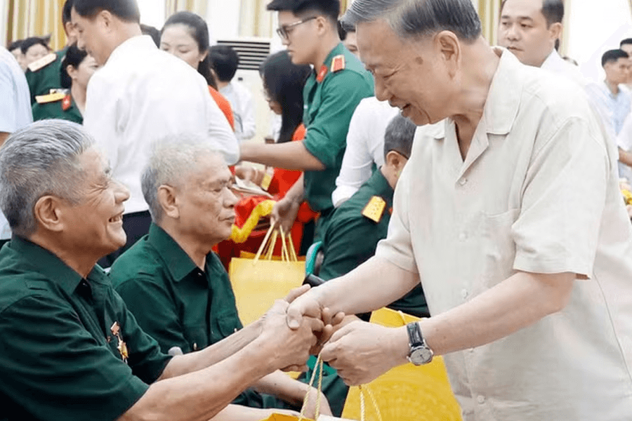 Tổng Bí thư, Chủ tịch nước: Tiếp tục rà soát, giải quyết đầy đủ chính sách đối với người có công và thân nhân