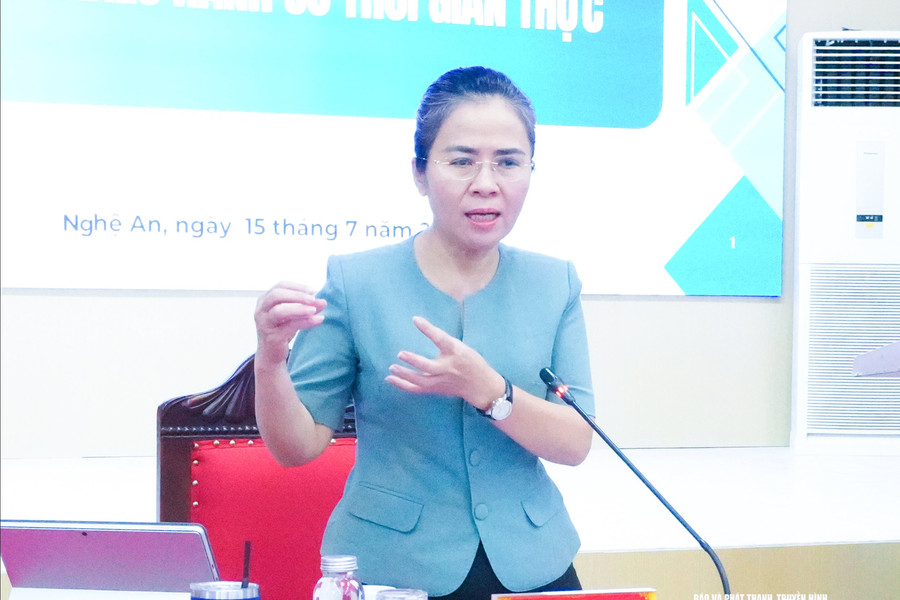 Phó Bí thư Tỉnh ủy Võ Thị Minh Sinh yêu cầu triển khai thử nghiệm 'Nền tảng điều hành số thời gian thực' phục vụ công tác lãnh đạo, điều hành