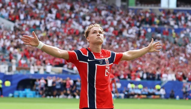 Andreas Schjelderup: 'Viên ngọc' Na Uy khiến Ngoại hạng Anh sục sôi sau World Cup