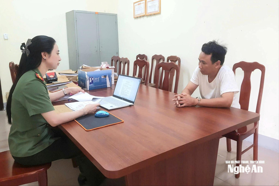 Khởi tố chủ tiệm photocopy làm giả con dấu, tài liệu của cơ quan, tổ chức