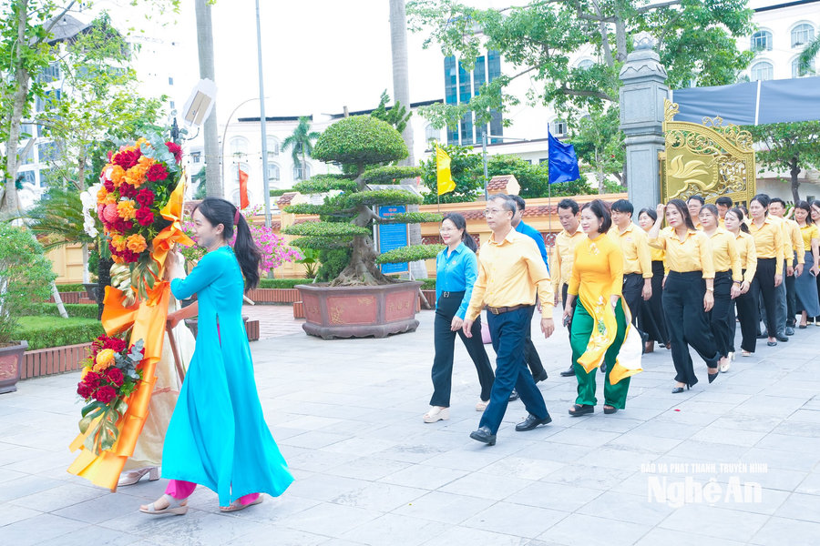 MTTQ tỉnh Nghệ An dâng hoa, dâng hương tưởng niệm Tổng Bí thư Lê Hồng Phong và các Anh hùng liệt sĩ