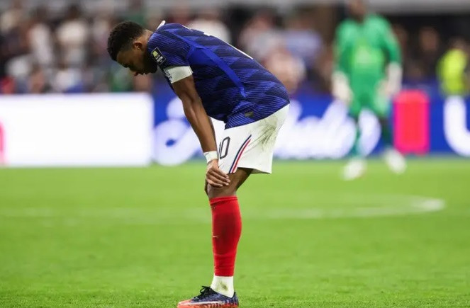 Kylian Mbappe và nỗi đau Dallas: Khi thiên tài bất lực trước sự thực dụng của Tây Ban Nha