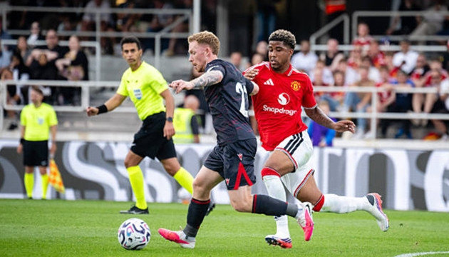 Andrey Santos rực sáng trong ngày Man United sẩy chân trước Wrexham