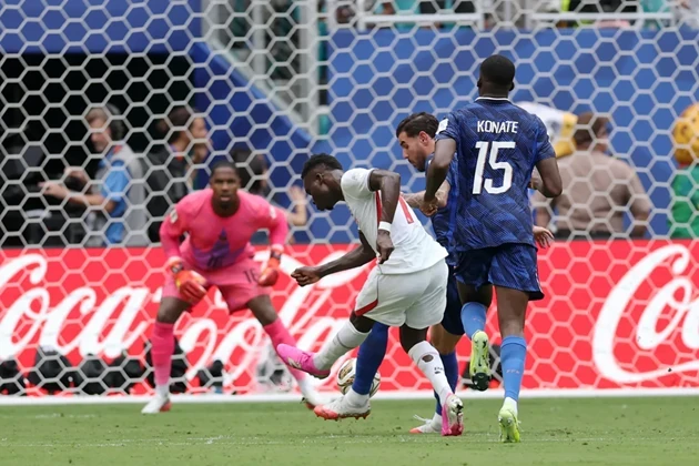 Tuyển Anh dẫn Pháp 4-0 sau hiệp một: Khi trận tranh hạng ba World Cup hóa show diễn từ thiện