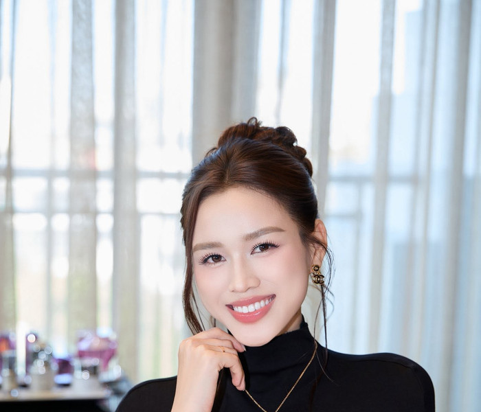 Đỗ Thị Hà đón tuổi 26 với phong cách sống giản dị sau khi kết hôn