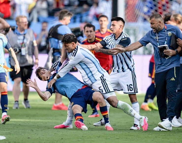 Argentina bị gọi là "nỗi ô nhục" sau chung kết World Cup 2026, Italia đàm phán với Pep Guardiola