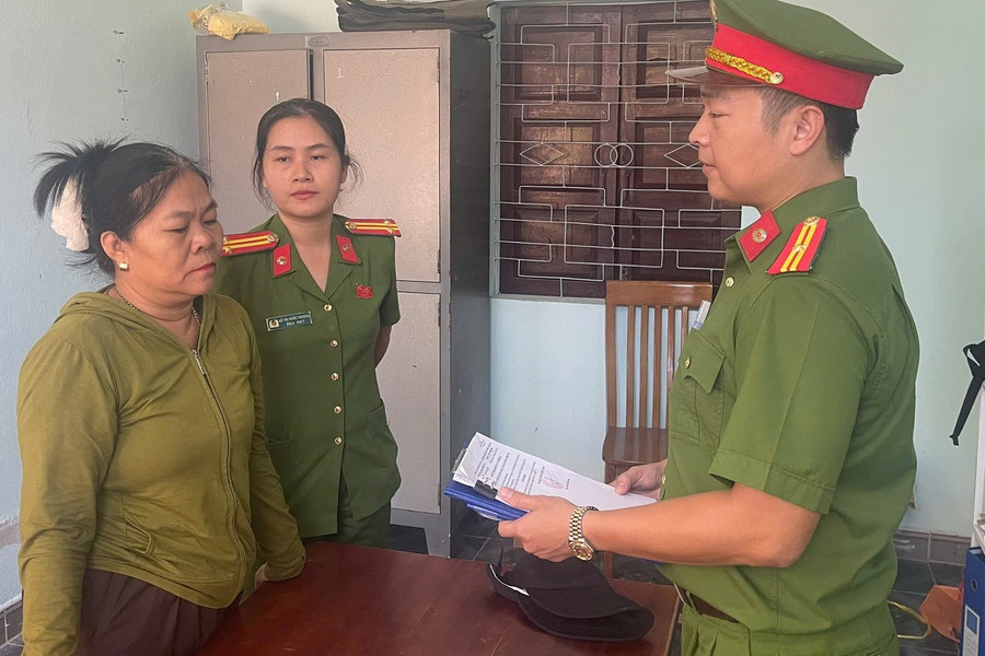 Nhờ 'thầy bói' lấy lại 10 tỷ đồng bị lừa, người phụ nữ mất thêm 179 triệu đồng