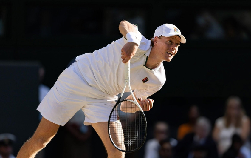 Nghịch lý Jannik Sinner: Đứng thứ 35 về tỷ lệ giao bóng nhưng vẫn thống trị ATP Tour