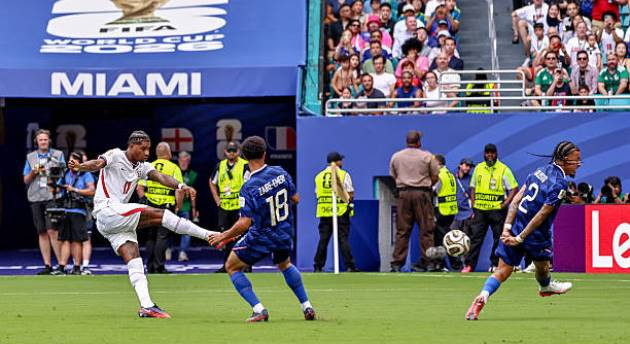 MU chặn đường Rashford sang Arsenal và Chelsea, Juventus nhắm Găng tay vàng Martinez