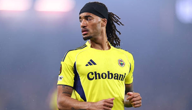 Archie Brown: Lời giải cho bài toán kế thừa Luke Shaw tại Manchester United