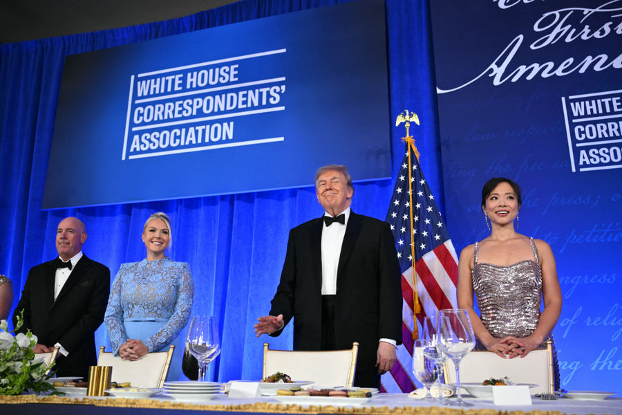 Tổng thống Trump trở lại tiệc báo chí Nhà Trắng giữa vòng vây an ninh sau vụ nổ súng