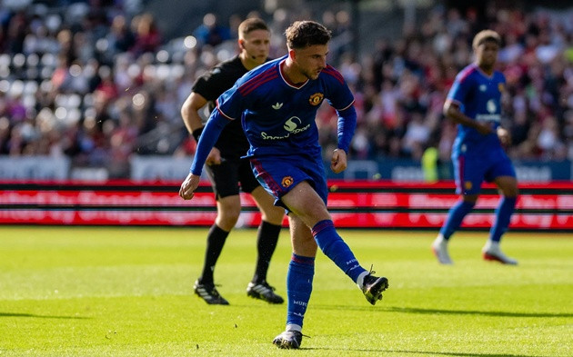 Mason Mount ở vai trò số 8: Lời giải chiến thuật giúp Manchester United tái thiết tuyến giữa