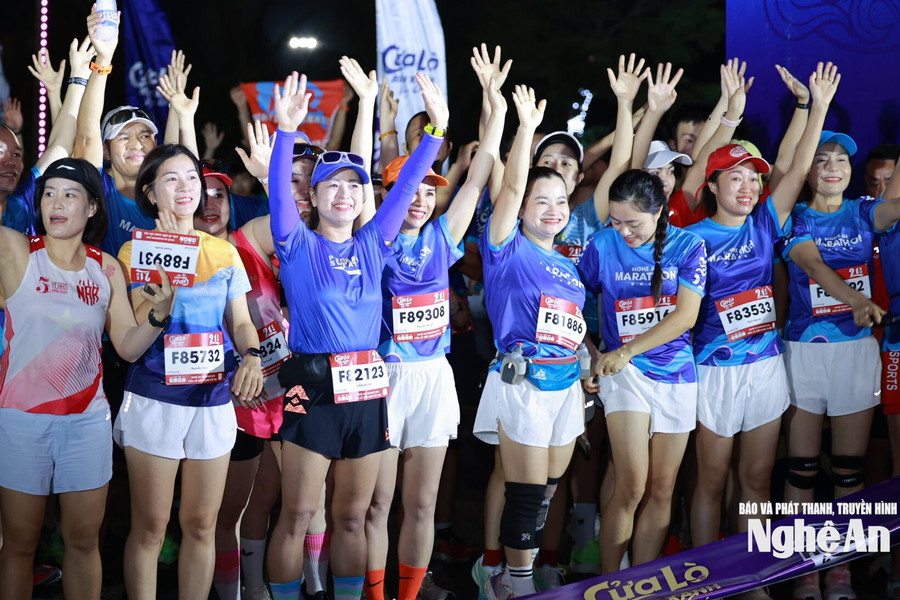 1.500 vận động viên tham dự Giải Marathon Cửa Lò biển xanh vẫy gọi