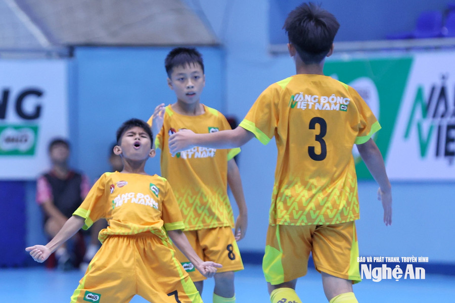 U11 Sông Lam Nghệ An thắng đậm U11 Tuyên Quang, sớm giành vé vào vòng knock-out