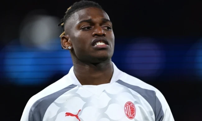Barcelona quyết chiêu mộ Rafael Leao: Cuộc đua 70 triệu euro và bài toán tài chính