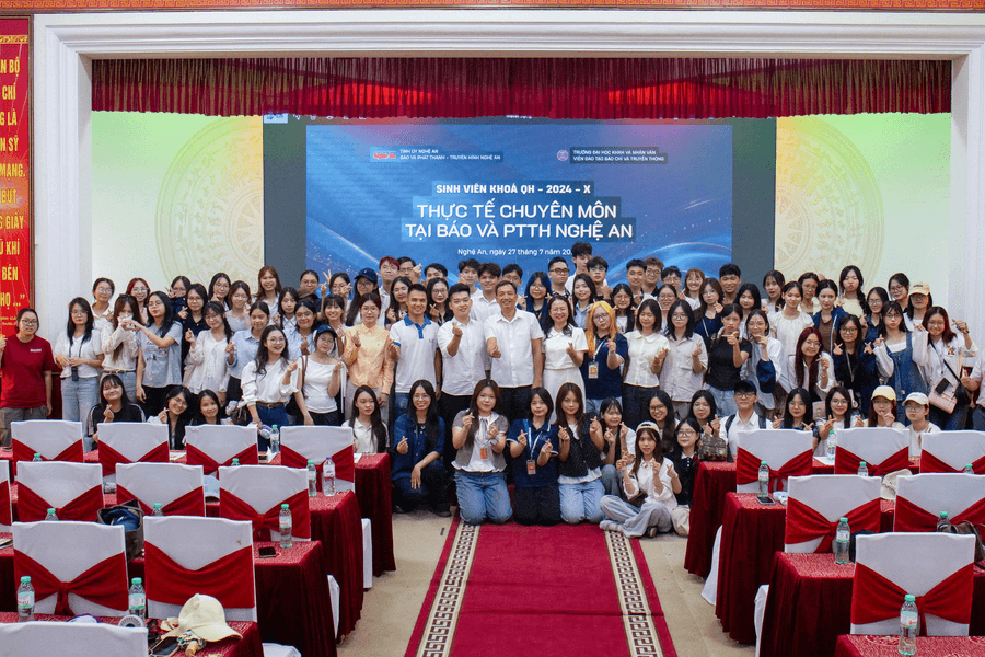Sinh viên Đại học KHXH&NV trải nghiệm thực tế tại Báo và phát thanh, truyền hình Nghệ An