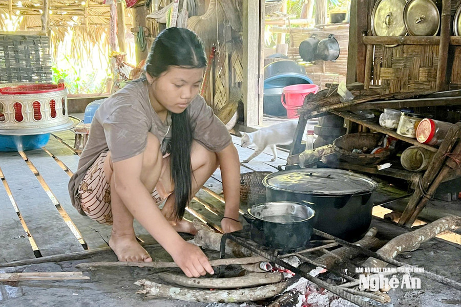 Phía sau những cuộc mưu sinh xa nhà: Khoảng trống của trẻ em miền núi Nghệ An