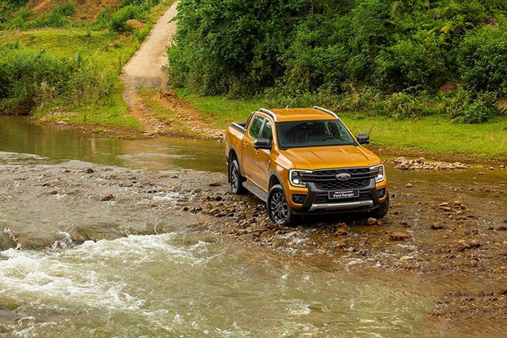 Ford Ranger 2026: Giá lăn bánh mới nhất và đánh giá chi tiết thế hệ bán tải Mỹ