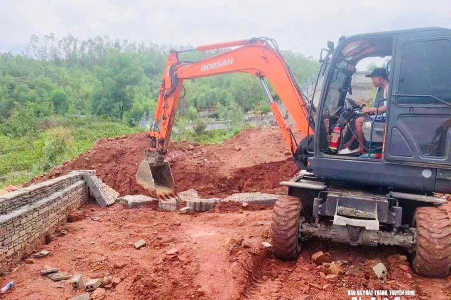 Quỳnh Lưu tháo dỡ lăng mộ xây dựng trái phép