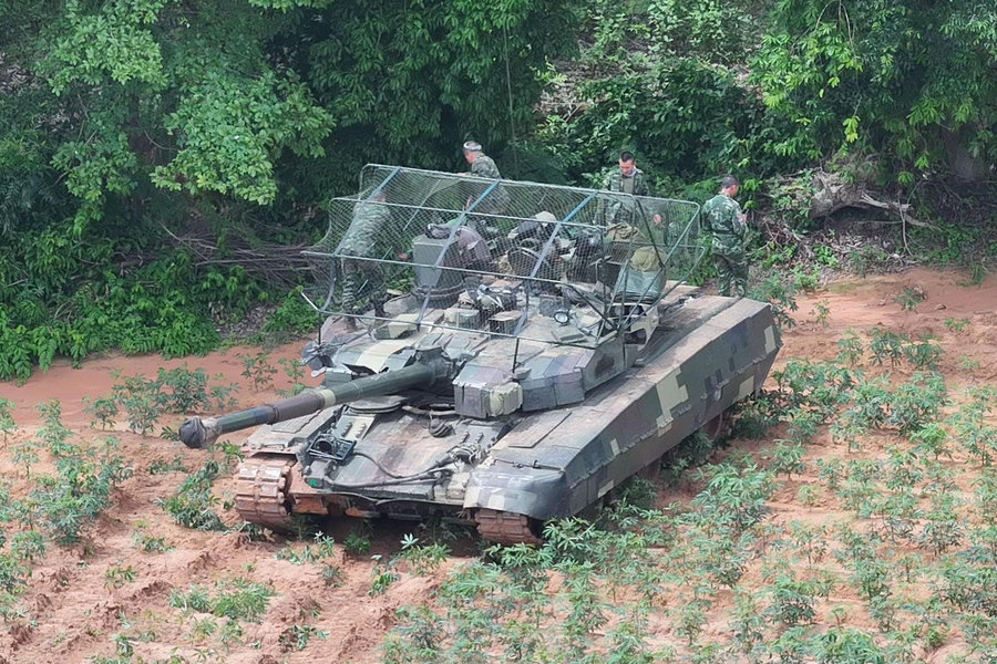 Xe tăng Thái Lan gắn khung chống drone, Indonesia mua M-346F và tàu ngầm Borei Nga