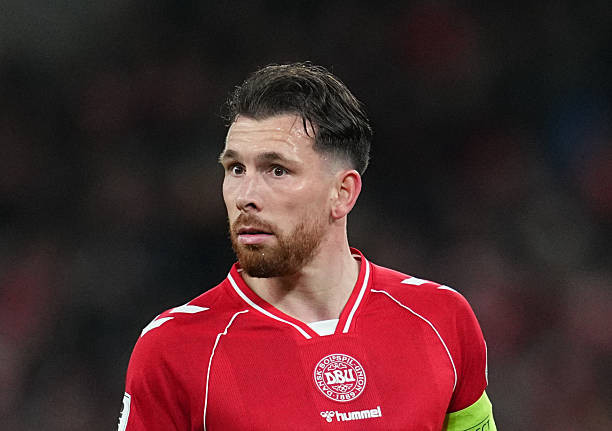 Ruben Amorim hối thúc AC Milan chiêu mộ Pierre-Emile Hojbjerg để xây dựng lối chơi pressing