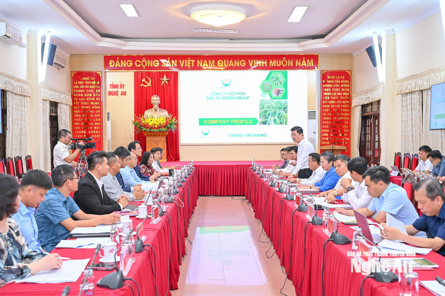 Lãnh đạo tỉnh làm việc với doanh nghiệp về hướng đi bền vững cho dược liệu
