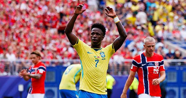 Real Madrid dần mất thế chủ động trong cuộc đàm phán hợp đồng với Vinicius Junior