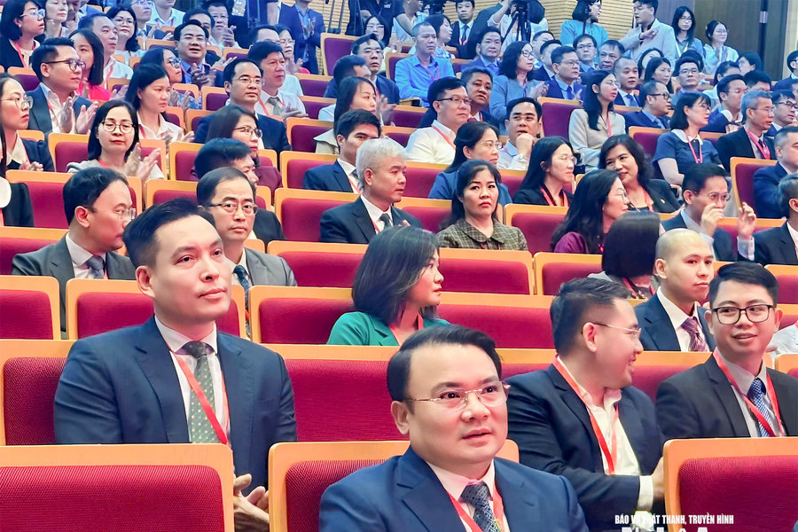 Phó Chủ tịch UBND tỉnh Nghệ An Phùng Thành Vinh dự Hội nghị Ngoại vụ toàn quốc lần thứ 22