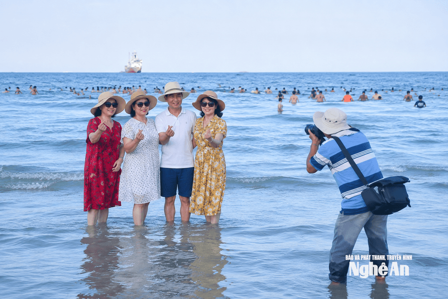 Những dịch vụ lặng lẽ “nhường sân khấu” trong thời đại số
