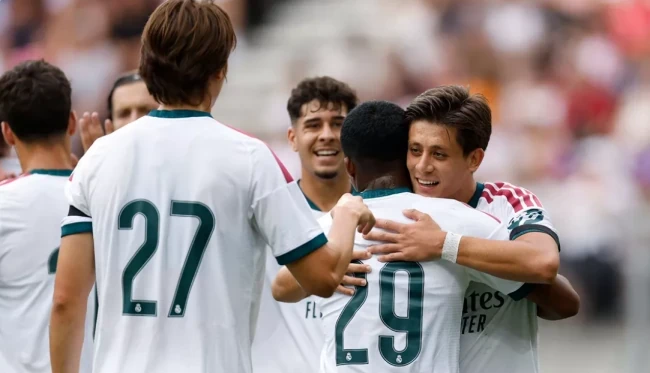 Endrick tỏa sáng cùng dàn sao trẻ, Real Madrid hòa 2-2 Fiorentina trong trận giao hữu kịch tính