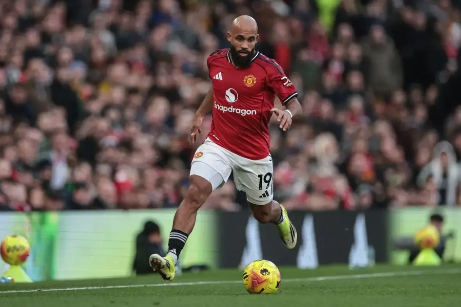 Lập cú đúp hạ Atletico Madrid 2-1, Bryan Mbeumo giải bài toán số 9 cho Man Utd