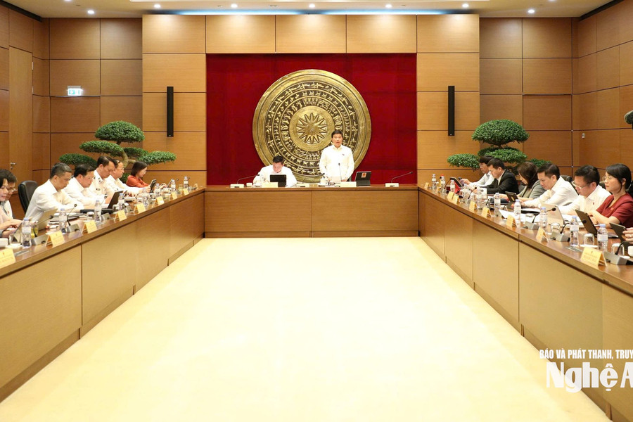 Đại biểu Quốc hội đoàn Nghệ An thảo luận về các dự án luật