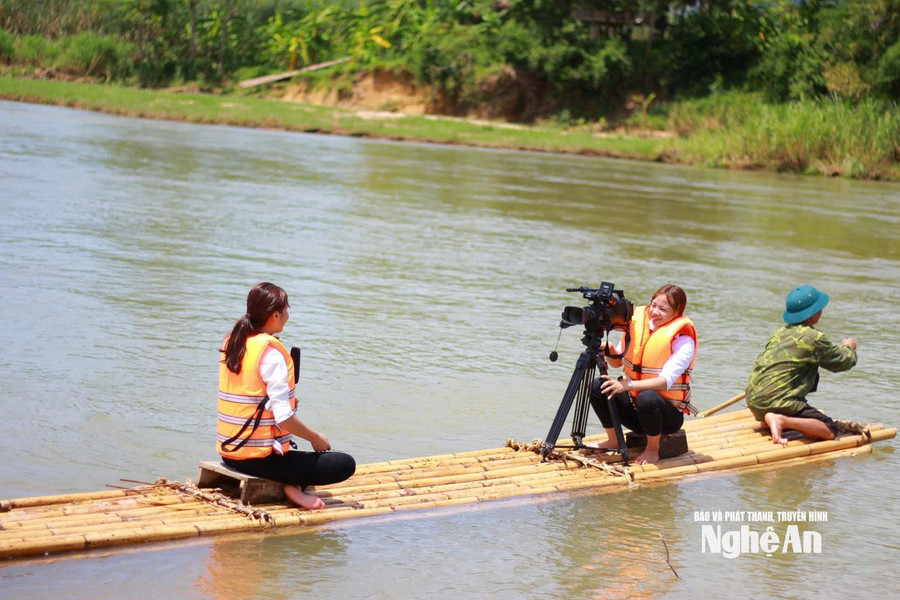 "Cầu nối" đưa thông tin về cơ sở...