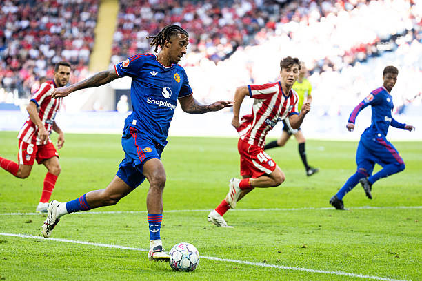 Leny Yoro tuyên bố Manchester United đủ khả năng vô địch Ngoại hạng Anh