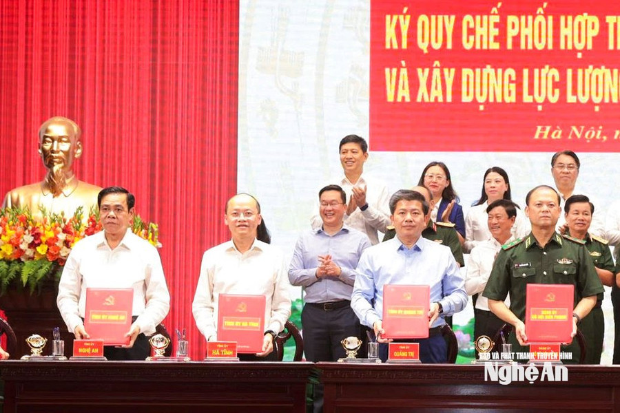 Chủ tịch UBND tỉnh Võ Trọng Hải dự Hội nghị ký Quy chế phối hợp giữa Đảng ủy Bộ đội Biên phòng và 30 tỉnh, thành ủy có biên giới