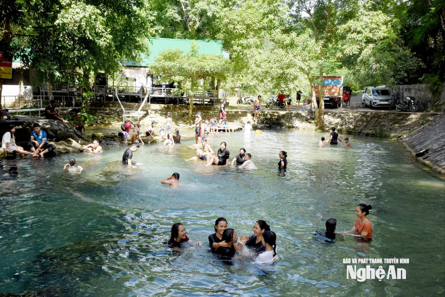 Nguy cơ đuối nước rình rập tại các điểm du lịch sinh thái
