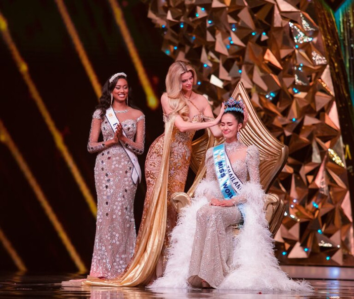 Tân Miss Grand Vietnam Emoura Phạm gửi lời chúc đến Lê Nguyễn Bảo Ngọc tại Miss World 2026