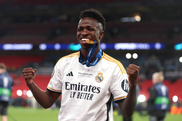 Arsenal được khuyên bỏ Vinicius Junior để chiêu mộ Nico Williams và Bradley Barcola