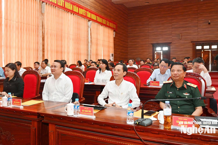 Phó Chủ tịch UBND tỉnh Phùng Thành Vinh dự hội nghị tổng kết công tác tìm kiếm, quy tập hài cốt liệt sĩ