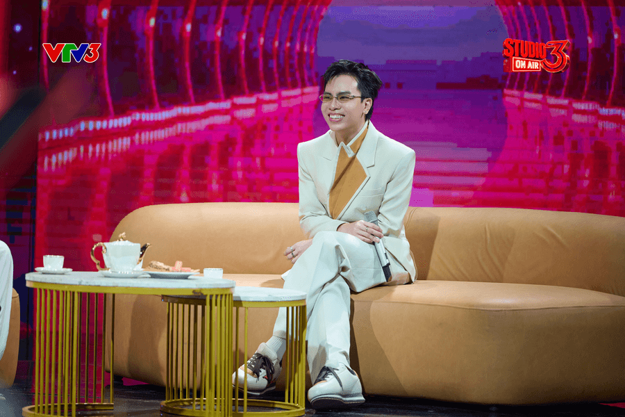 Nhạc sĩ Hứa Kim Tuyền trải lòng về hành trình âm nhạc gần một thập kỷ trong Studio 3