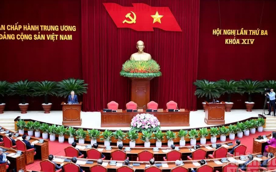 Xây dựng đội ngũ cán bộ cơ sở tinh gọn, chuyên nghiệp