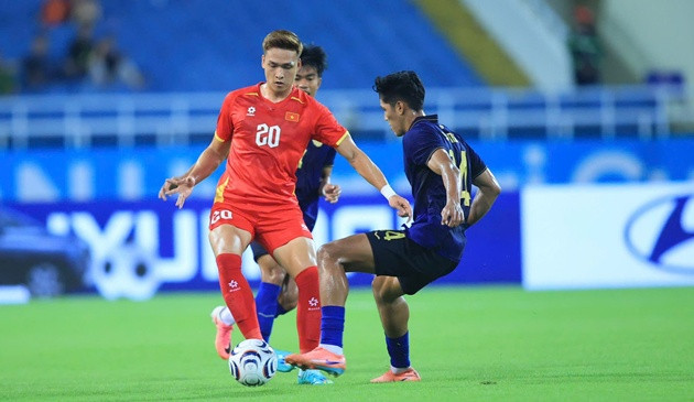 Tuyển Việt Nam thắng Campuchia 3-1: Ngôi đầu bảng A và những nỗi lo trước vòng bán kết