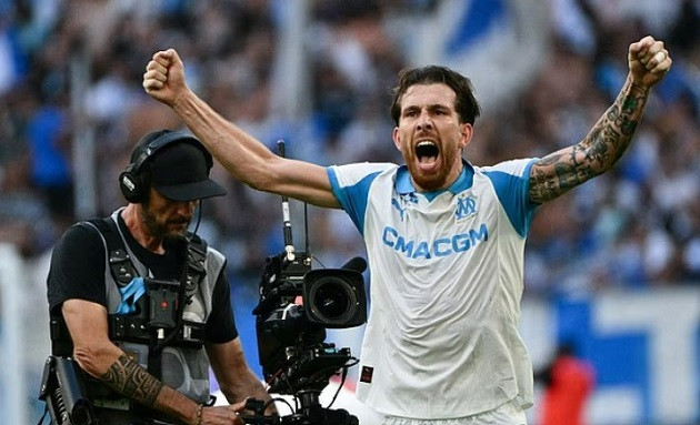 Newcastle đàm phán chiêu mộ Pierre-Emile Hojbjerg nhằm thay thế Bruno Guimaraes ở tuyến giữa