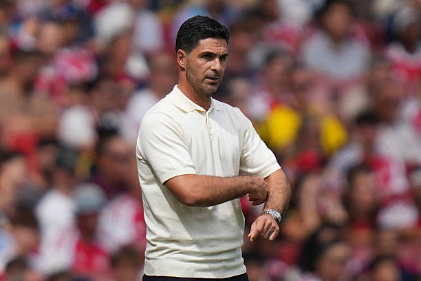Thất bại 2-3 trước Dortmund khiến HLV Mikel Arteta thúc giục Arsenal tiếp tục mua sắm