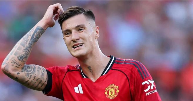 Tiền đạo Benjamin Sesko vắng mặt trận MU gặp Leeds vì chưa hồi phục chấn thương ống chân