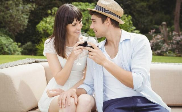 Khám phá 5 cung hoàng đạo nữ dễ bị rung động bởi những lời nói ngọt ngào chân thành