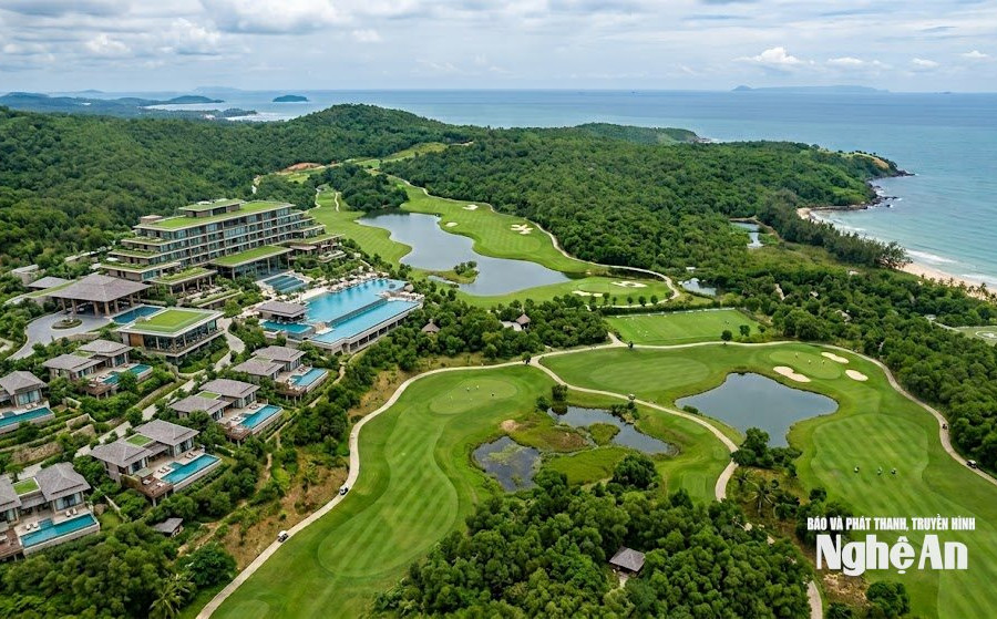 Khu nghỉ dưỡng và sân golf La Brise - đánh thức tiềm năng du lịch cửa ngõ Bắc Nghệ