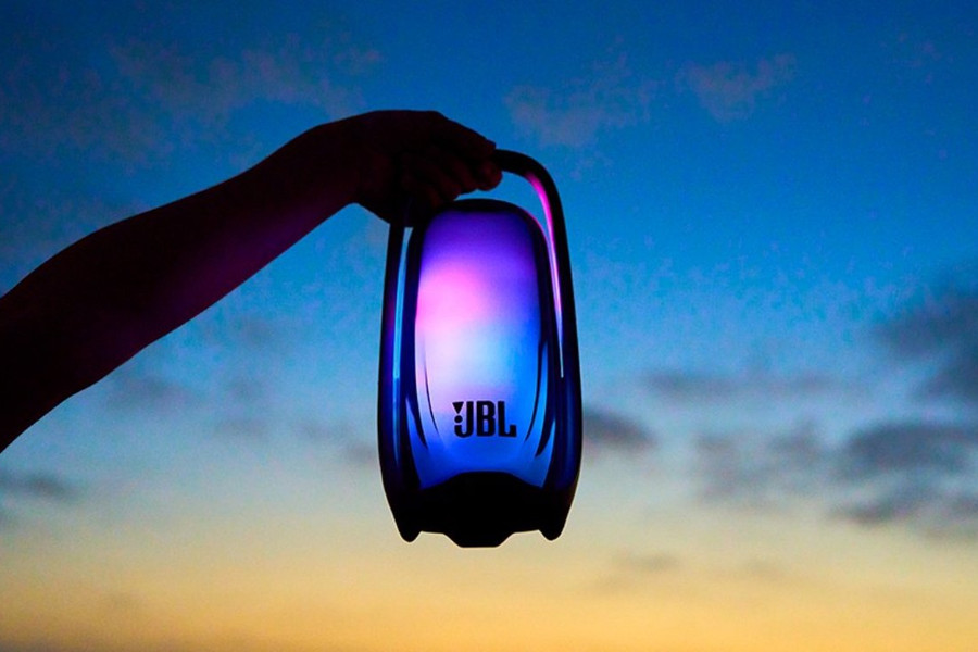 JBL Pulse 6 trình làng với công suất 40W, kết nối Bluetooth 6.0 và tay cầm phát sáng độc đáo